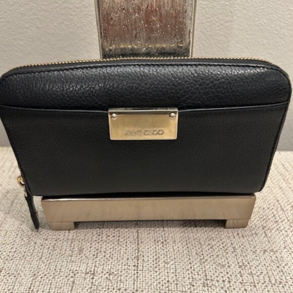 Jimmy Choo Leather Zip Around Wallet with Gold Logo Plaque - Picture 2 of 12